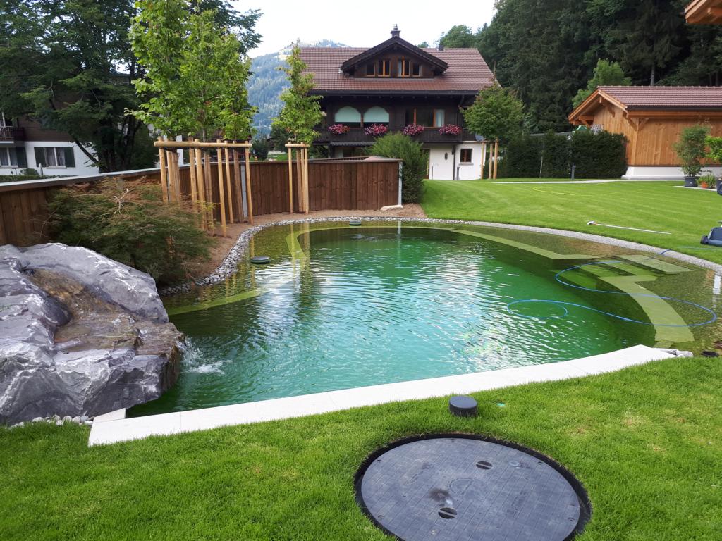 Schwimmteich in den Bergen